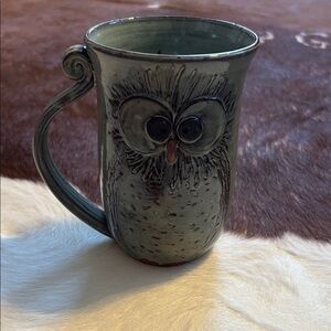 An M.L. Hood Lakeside Studio pottery ceramic owl mug